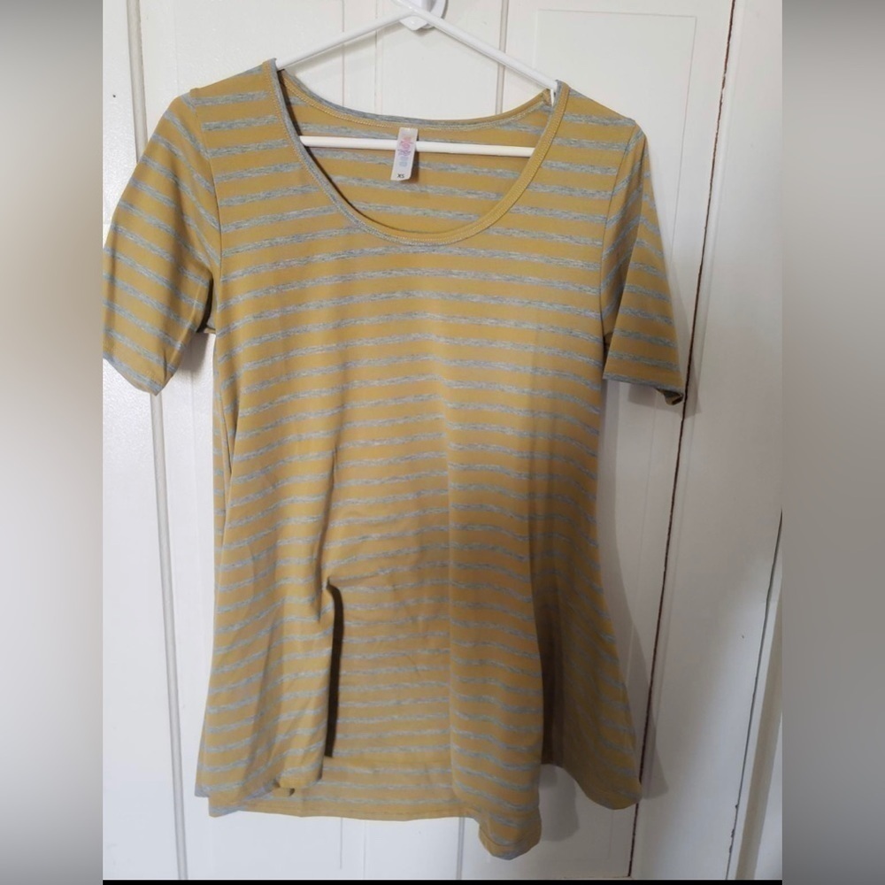 Lularoe Classic T size xs